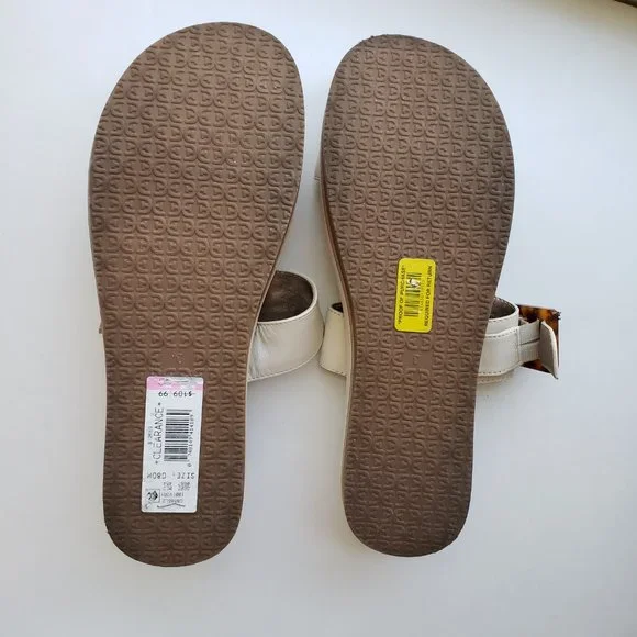 NWT Sam Edelman platforms. Size 8. - Picture 5 of 8